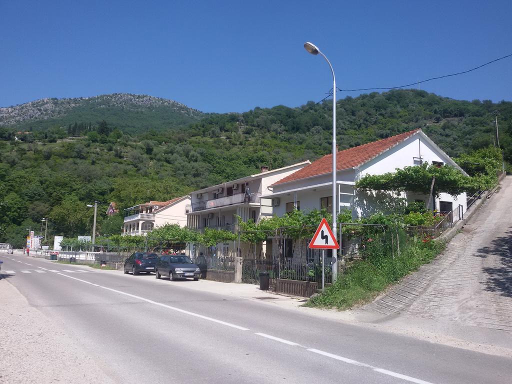 Apartmani Ivana Tivat Exteriér fotografie