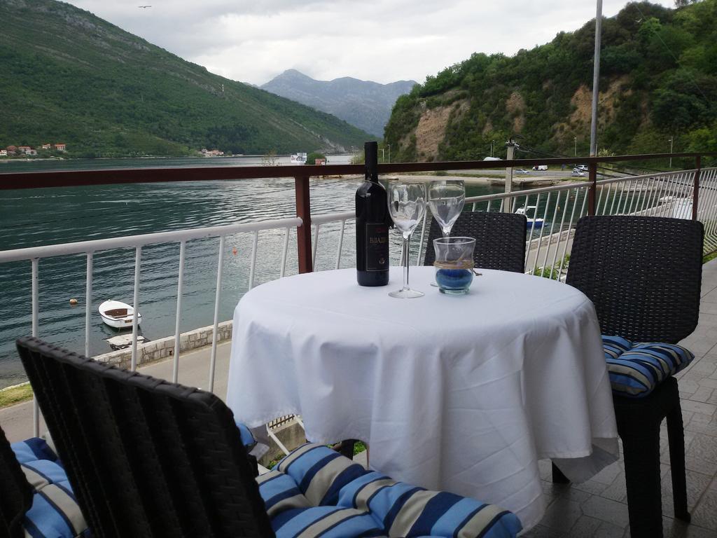 Apartmani Ivana Tivat Exteriér fotografie