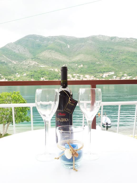 Apartmani Ivana Tivat Exteriér fotografie