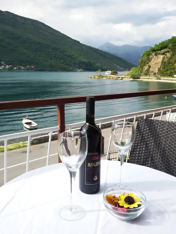 Apartmani Ivana Tivat Exteriér fotografie
