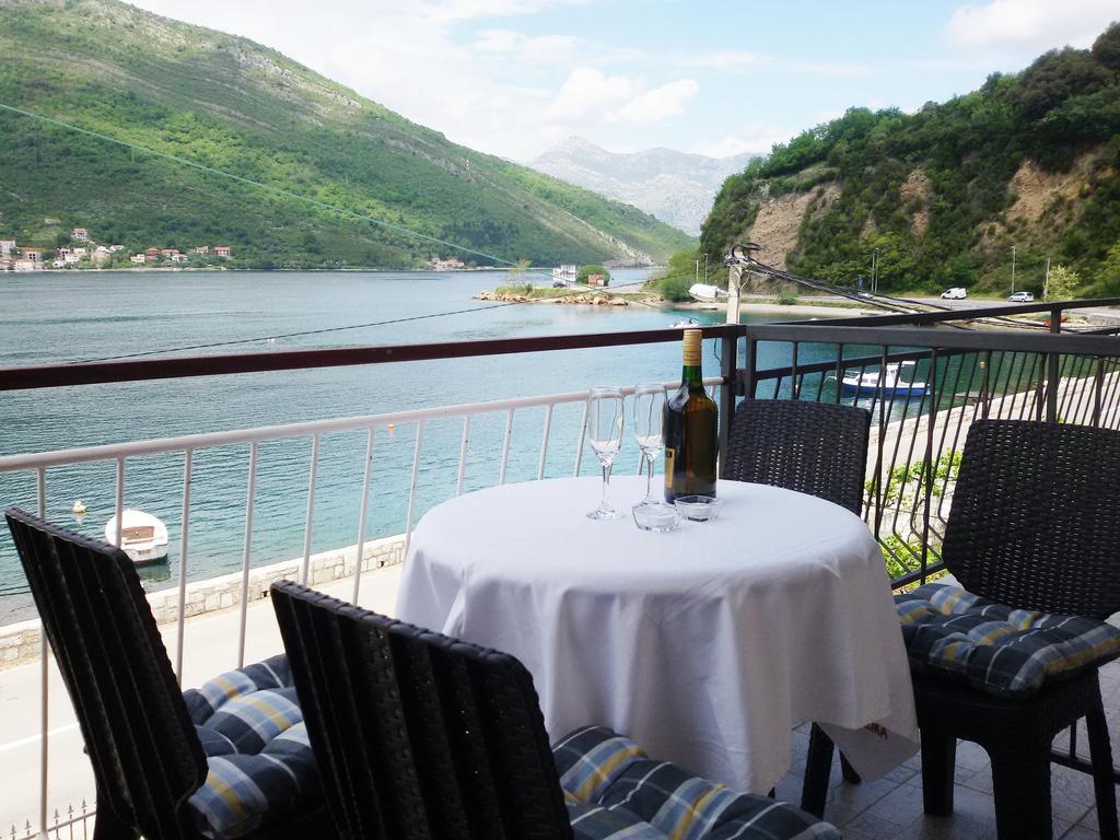 Apartmani Ivana Tivat Exteriér fotografie