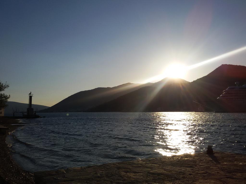 Apartmani Ivana Tivat Exteriér fotografie