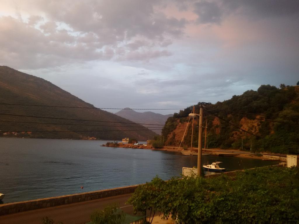 Apartmani Ivana Tivat Exteriér fotografie